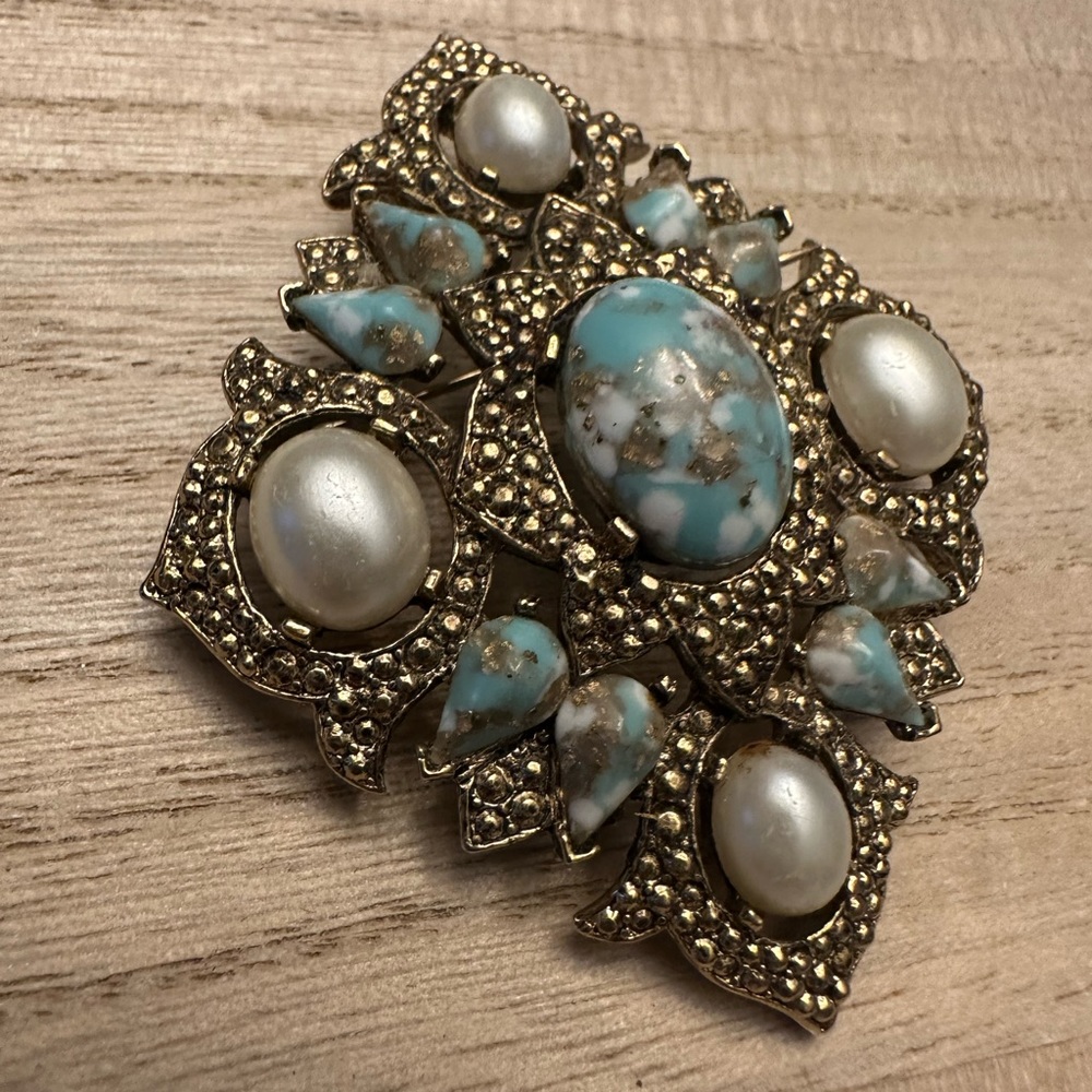 Sarah Coventry Turquoise Brooch Pin